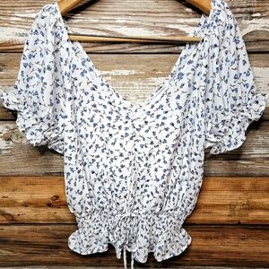 🕊️50% off 2+! Sienna Sky Vintage Floral Top size XS